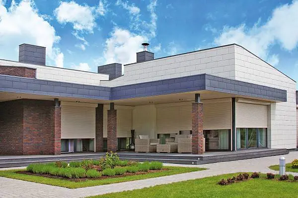 При заказе 3 и более роллет скидка 5% на весь заказ